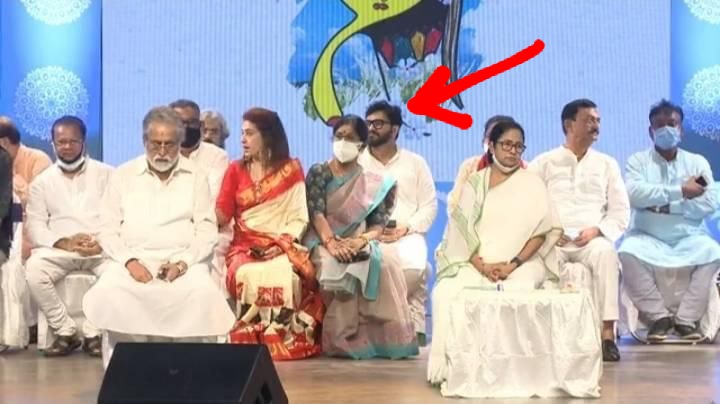 anju_queen's tweet photo. @SuPriyoBabul Some people in the #BJP Party, cannot digest it when they receive more love & respect than what they actually deserve. They're more comfortable when they are shown their place. #SuPriyoBabul #Asansol (Former two times Cabinet Minister in the #ModiGovt) is a one such person. https://t.co/hgubGNUjok
