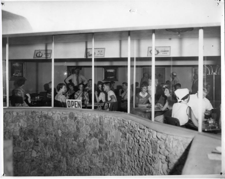 CrystalCaveWI's tweet photo. Let’s take a step back in time at Crystal Cave! Today the basement is where tours gather before heading down to explore Crystal Cave. Back in the 1950’s, the basement was instead used for a diner! #CrystalCaveWI #Cave #History #Throwback https://t.co/EwVGiSwJXh