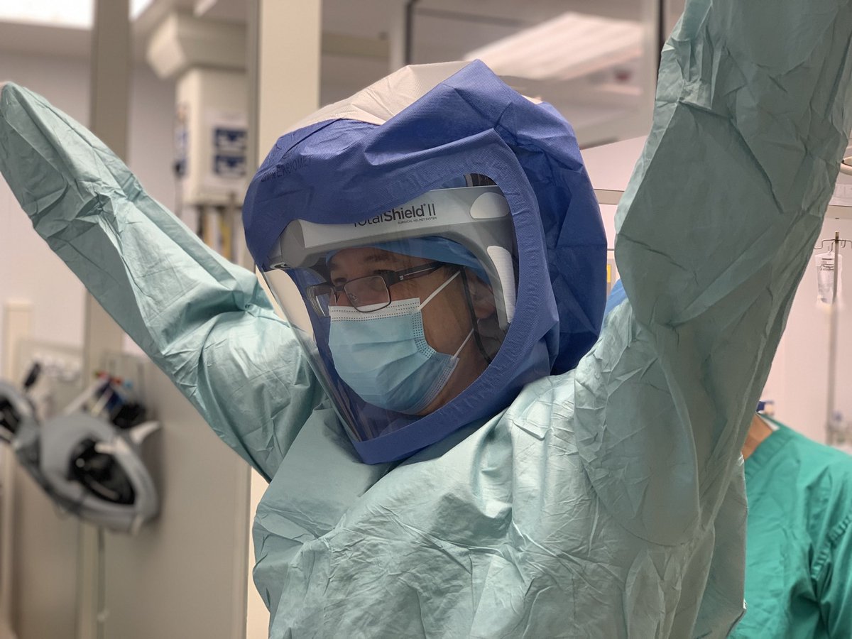 Kathryn Cummings (@kathryn_h_c) on Twitter photo 🙌 Exciting day in YG Theatres watching <a href="/MrGHipKnee/">Mr.Ganapathi</a>, Mr Azura & Mr Soler using the ROSA Knee Robot for the first time in Wales to carry out total knee replacements #orthopeadics 🔨
<a href="/DafyddPleming/">Dafydd Pleming</a> <a href="/PetulaRees/">Petula Rees</a> <a href="/KarenWynneEvans/">Karen Evans</a> <a href="/angel_cymraeg/">Rachel ‘Kenny’ Everett 🏴🇺🇦</a> <a href="/nicktlyons/">drnick</a> <a href="/zimmerbiomet/">Zimmer Biomet</a> <a href="/ZBRobotics/">Zimmer Biomet Robotics (Formerly Medtech SA)</a> 🙌 Exciting day in YG Theatres watching <a href="/MrGHipKnee/">Mr.Ganapathi</a>, Mr Azura & Mr Soler using the ROSA Knee Robot for the first time in Wales to carry out total knee replacements #orthopeadics 🔨
<a href="/DafyddPleming/">Dafydd Pleming</a> <a href="/PetulaRees/">Petula Rees</a> <a href="/KarenWynneEvans/">Karen Evans</a> <a href="/angel_cymraeg/">Rachel ‘Kenny’ Everett 🏴🇺🇦</a> <a href="/nicktlyons/">drnick</a> <a href="/zimmerbiomet/">Zimmer Biomet</a> <a href="/ZBRobotics/">Zimmer Biomet Robotics (Formerly Medtech SA)</a>