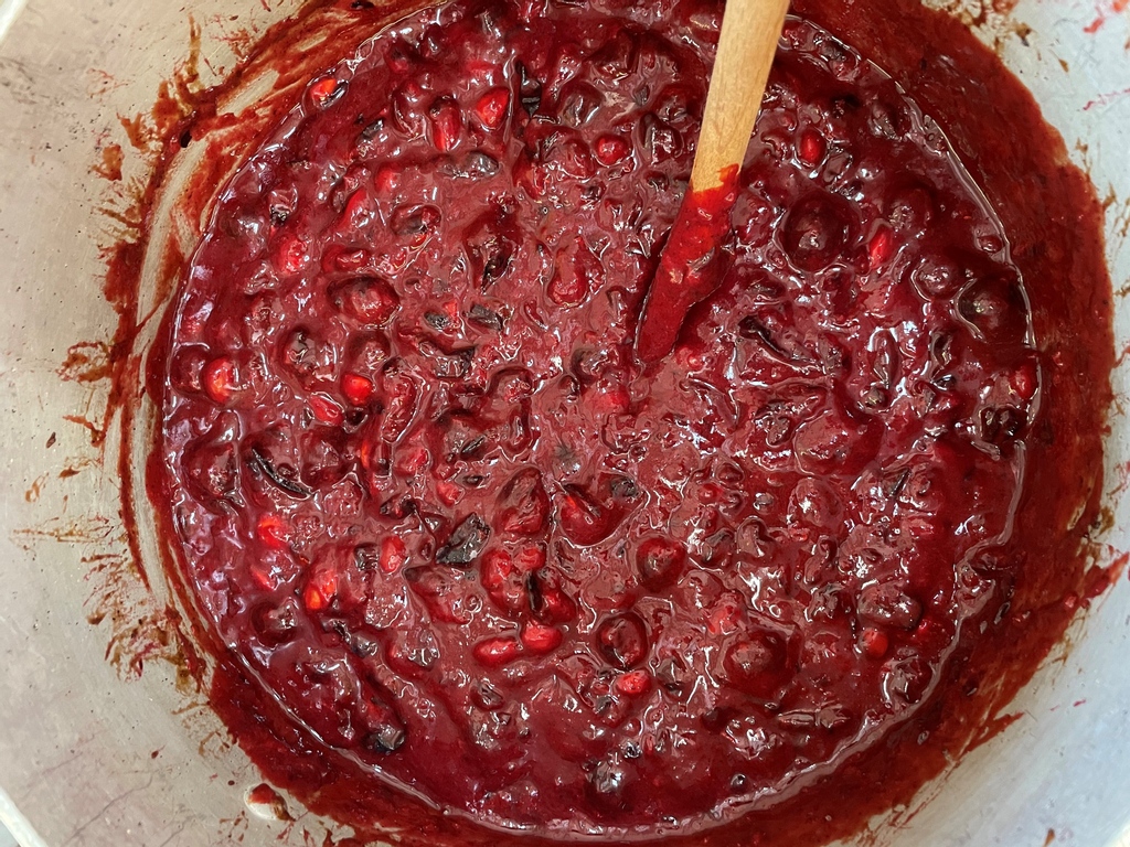DriftyBrewery's tweet photo. Plum Porter is next on the brew list, timed perfectly for the shift in seasons. We’re making this using Kea Plums – a variety unique to a small patch on the banks of the Fal River – picked by Landlady and Brewery Owner Louise Treseder from her family farm.
#smallbatchbrews https://t.co/6DYVAp7KzC