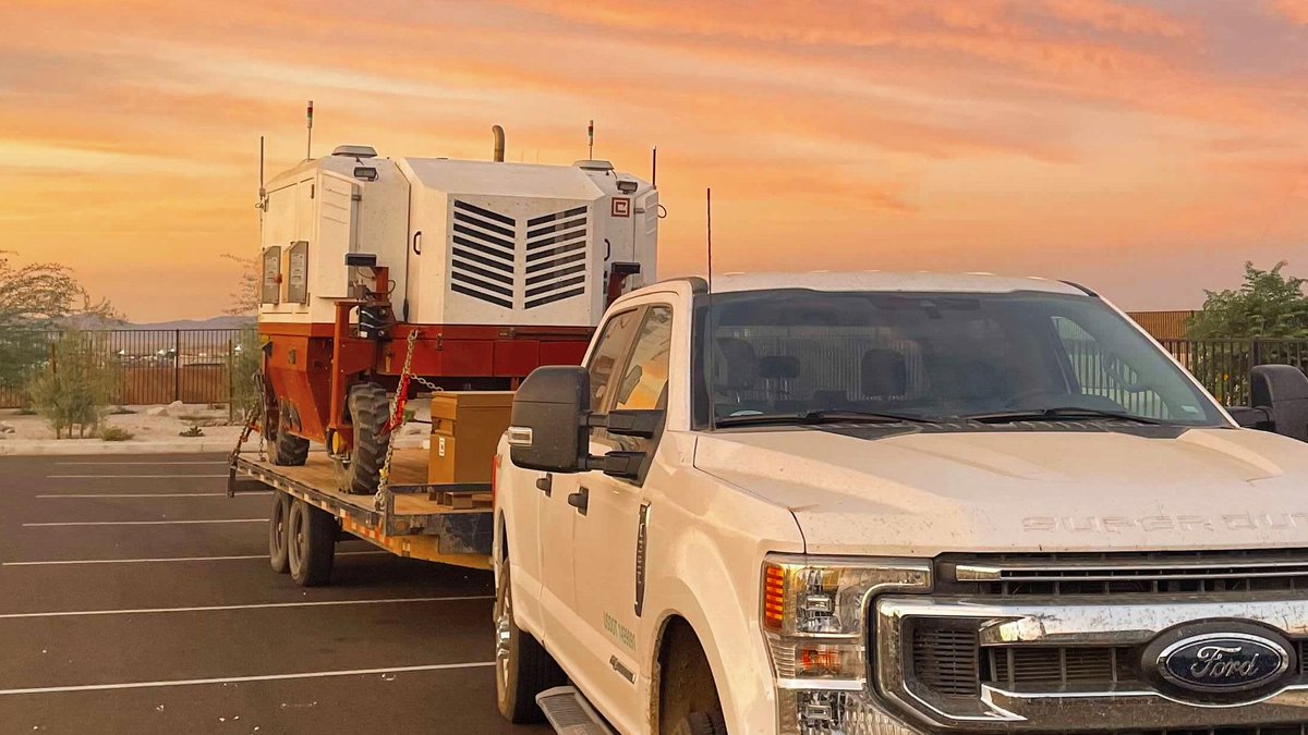 carbon_robotics's tweet photo. Our product team is on the road with Bud in Yuma, AZ for an #AutonomousWeeder customer demo. We'll be weeding lettuce in Yuma in 2022! It's the start of a new season in America's #WinterSaladBowl. Are you all ready for some #laserweeding? #ag #AgTech #farming #CarbonRobotics https://t.co/GNC3r55l7M