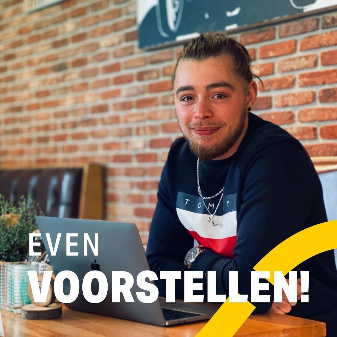 Even voorstellen | Vorige week hebben we onze eerste echte collega mogen verwelkomen bij Pubhopper 🥳 Philip gaat ons als Junior Accountmanager helpen op de sales- en marketingafdeling. Wij wensen hem heel veel succes! 💪🏻
