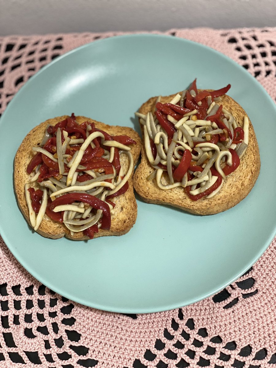 lisicarocook's tweet photo. Y qué tal unas tostas de pimientos del piquillo con gula
#Cooking #foodstagram #Foodie #Andalucia #comidasana https://t.co/3C2D3dPNU2