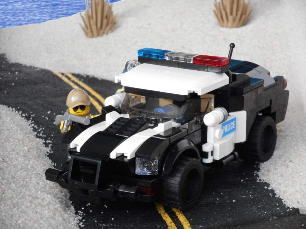 blocksmagazine's tweet photo. #LEOG Police Car created by David Craighero. #WeLoveMOCs https://t.co/BOMsN1CiTF
