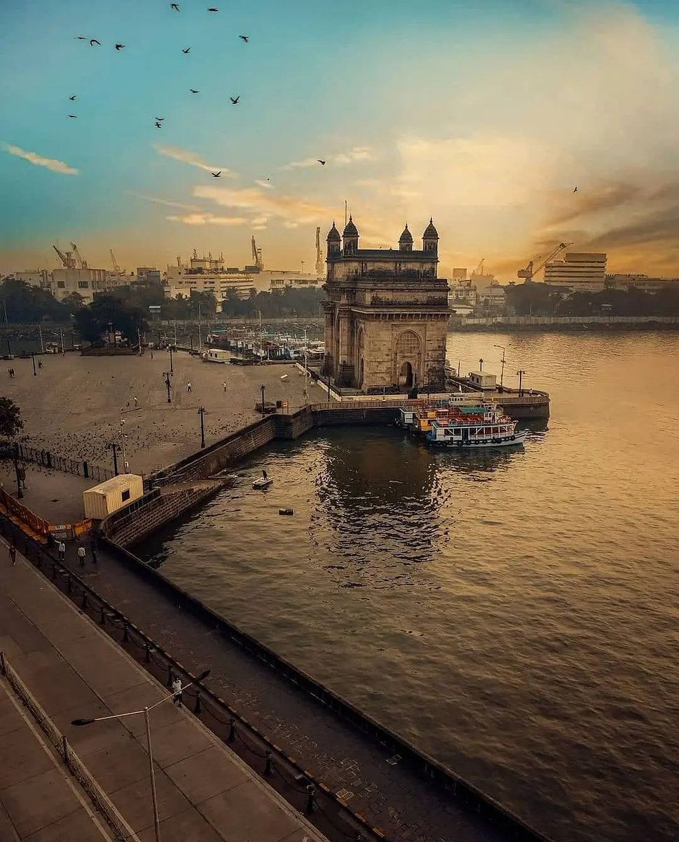 🐘Gateway Of India

Credit - @prannoydutta

#waytoindia #incredibleindia #indiatourism #maharashtratourism
#mumbai #mumbaimerijaan #mumbaikar #mumbaiapartment #mumbai_uncensored #mumbai_uncensored #mumbaiscenes #themumbaipedia #mumbailove #ilovemumbai
#mumbaiphotography