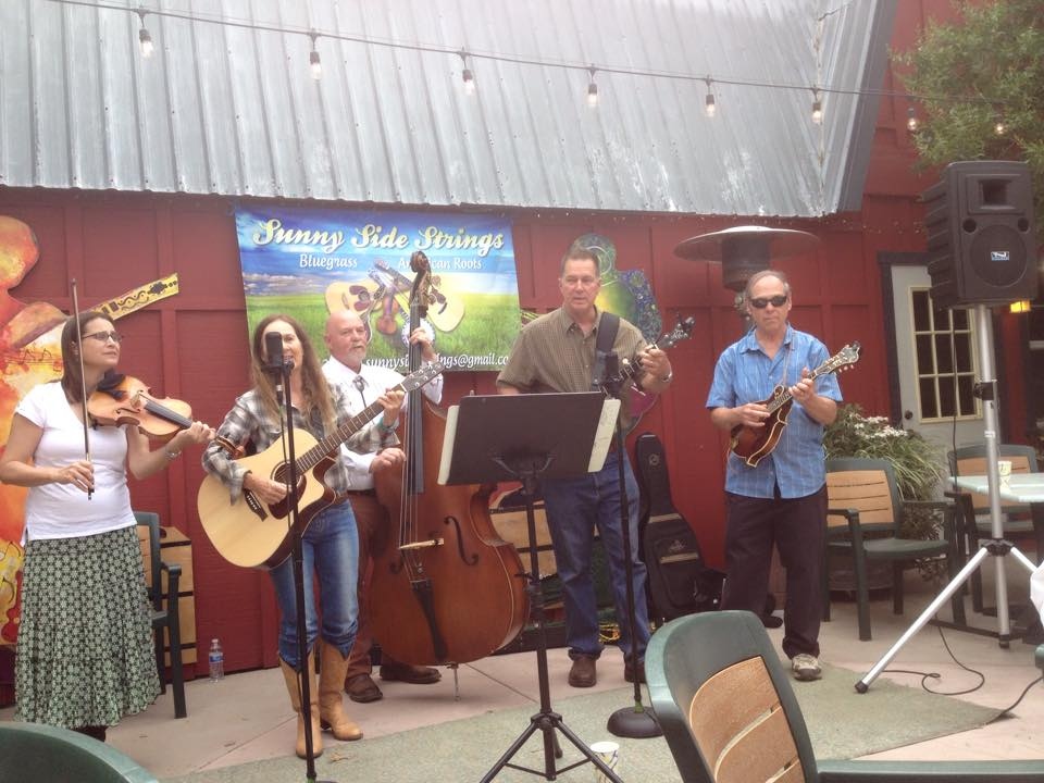 WynolaB's tweet photo. LIVE MUSIC on Saturday Night Only This Week 10/9/2021
Time: 6 - 9 PM Outside! 

Come hear the Sunny Side Strings play outside! Great Lively Bluegrass! Please bring a coat 🧥 !

#WynolaPizza #WynolaPizzaAndBistro #SunnysideStrings #LiveMusic #Music #Band #LiveBand https://t.co/jrkUvaqzGM