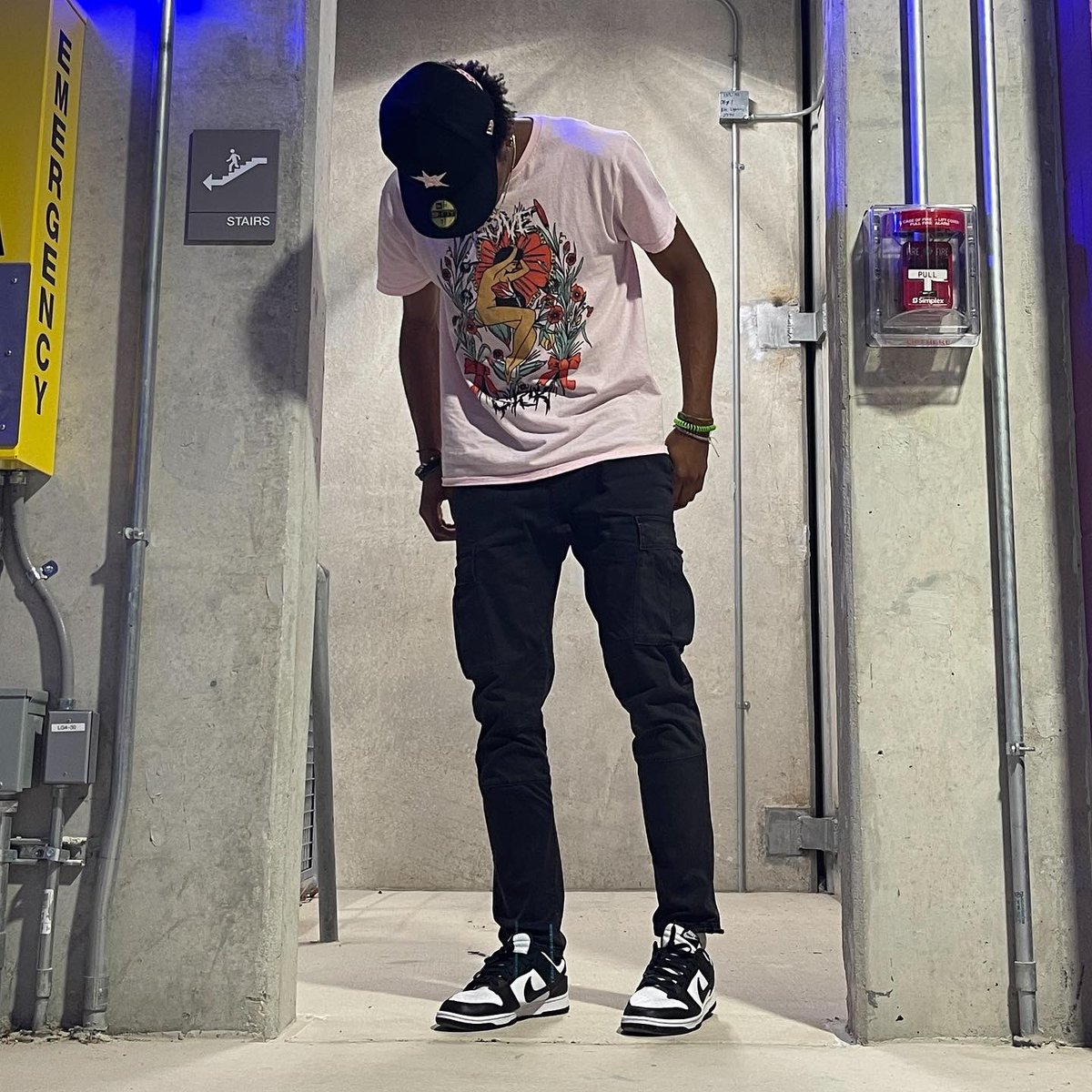 superrandomn's tweet photo. The world is yours, but the city’s mine 🌃 https://t.co/t7Nl3aBxr8