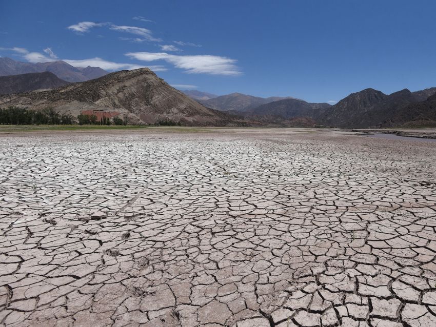 #MendozaSeca Iannizzotto y la crisis hídrica en Mendoza "No hay política de Estado que se ocupe seriamente hoy en la planificación, inversión, gestión y control del agua. Mendoza todavía no cuenta con plan estratégico que gestione una solución integral" biencuyano.com.ar/?p=50039