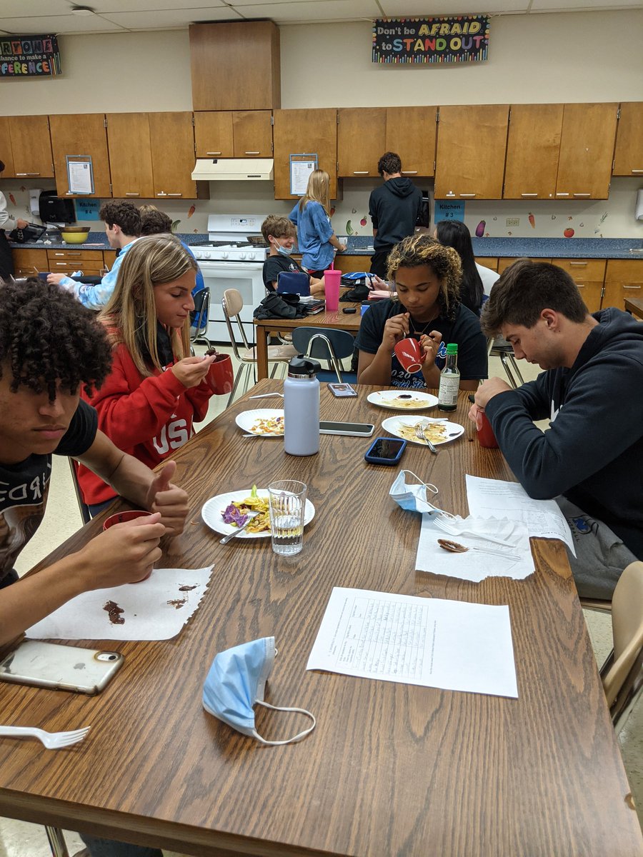 FCSnazteacher's tweet photo. Lab Day for Sports Nutrition! https://t.co/WsvLnhmQoh