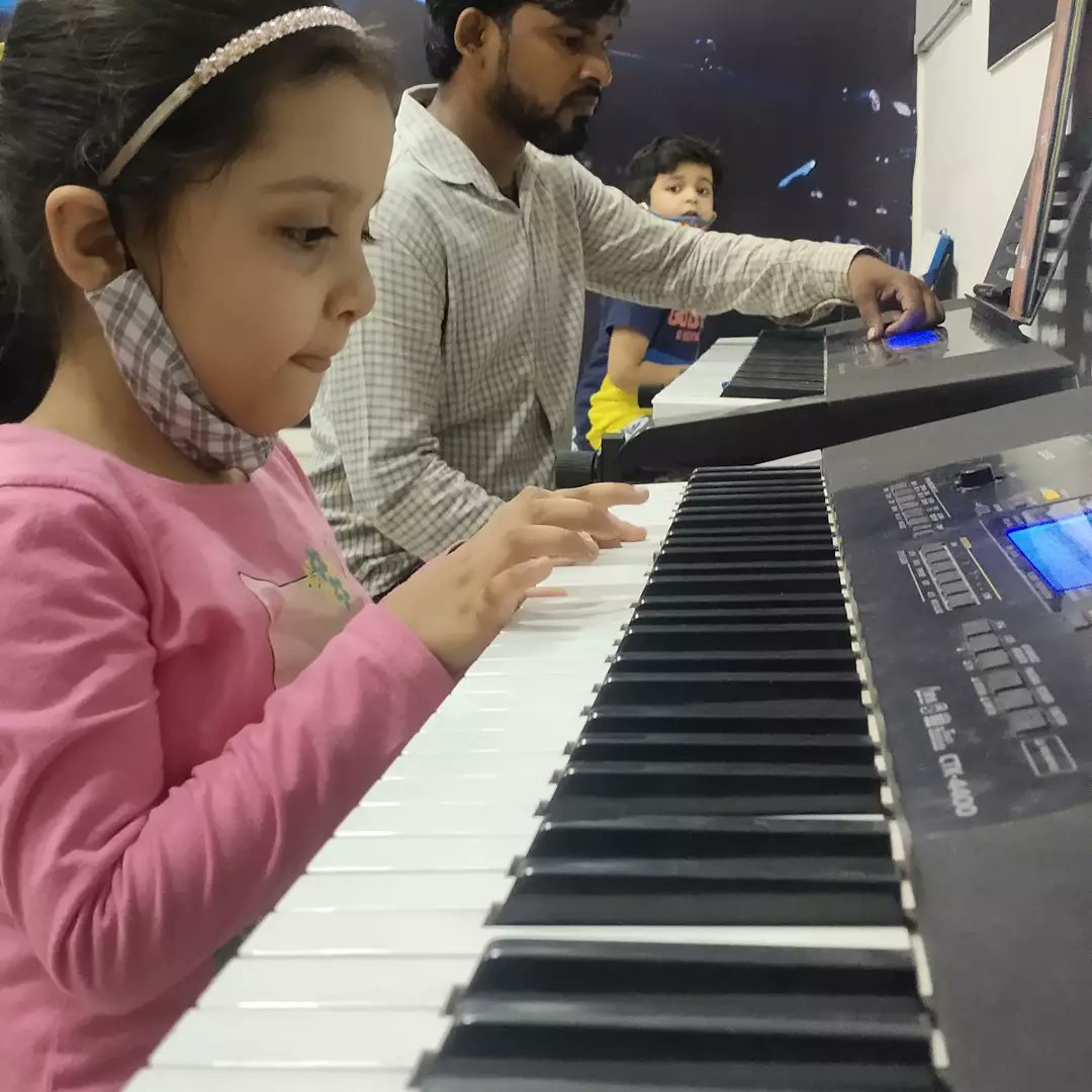 ranarahuldestro's tweet photo. #BestDanceClassee
#BestMusicSchool
#BestDanceSchool
#BestKeyboardClasses
#BestPianoClasses
#BestGuitarClasses
#BestWesternDanceClasses
#BestKathakClasses
#BestDrawingClasses
#BestArtClasses
#BestVocalClasses
#BestSingingClasses
#BestPerformingArtsSchool
#DanceInstitute #Music https://t.co/ZwwhPsAkIn