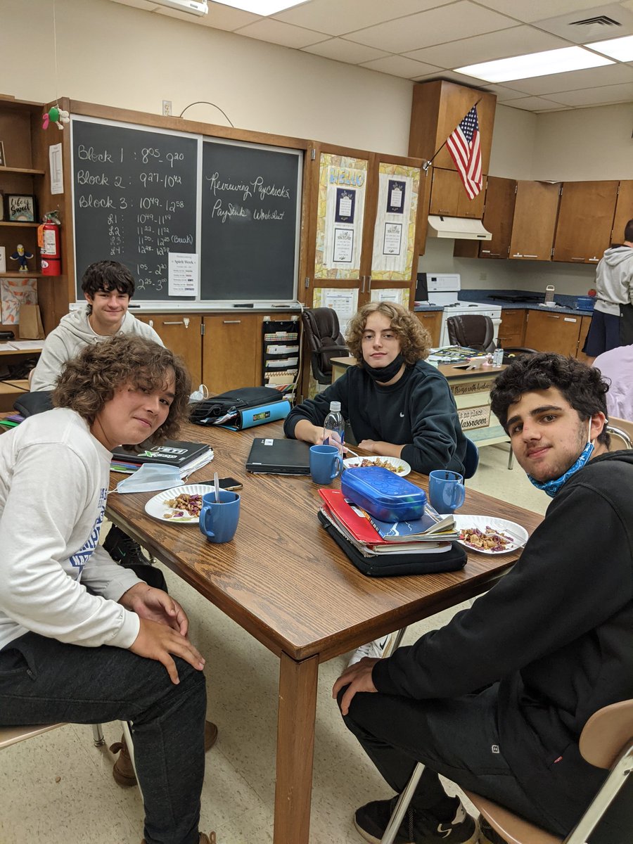 FCSnazteacher's tweet photo. Lab Day for Sports Nutrition! https://t.co/WsvLnhmQoh