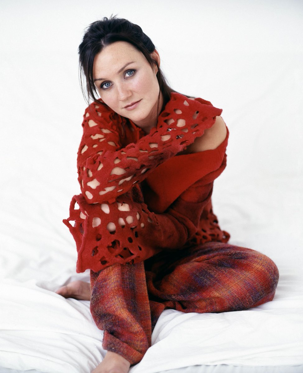 BACUK_'s tweet photo. #EstherHall
2001 Photoshoot
#DavidLevine https://t.co/OcMLaPsU7V