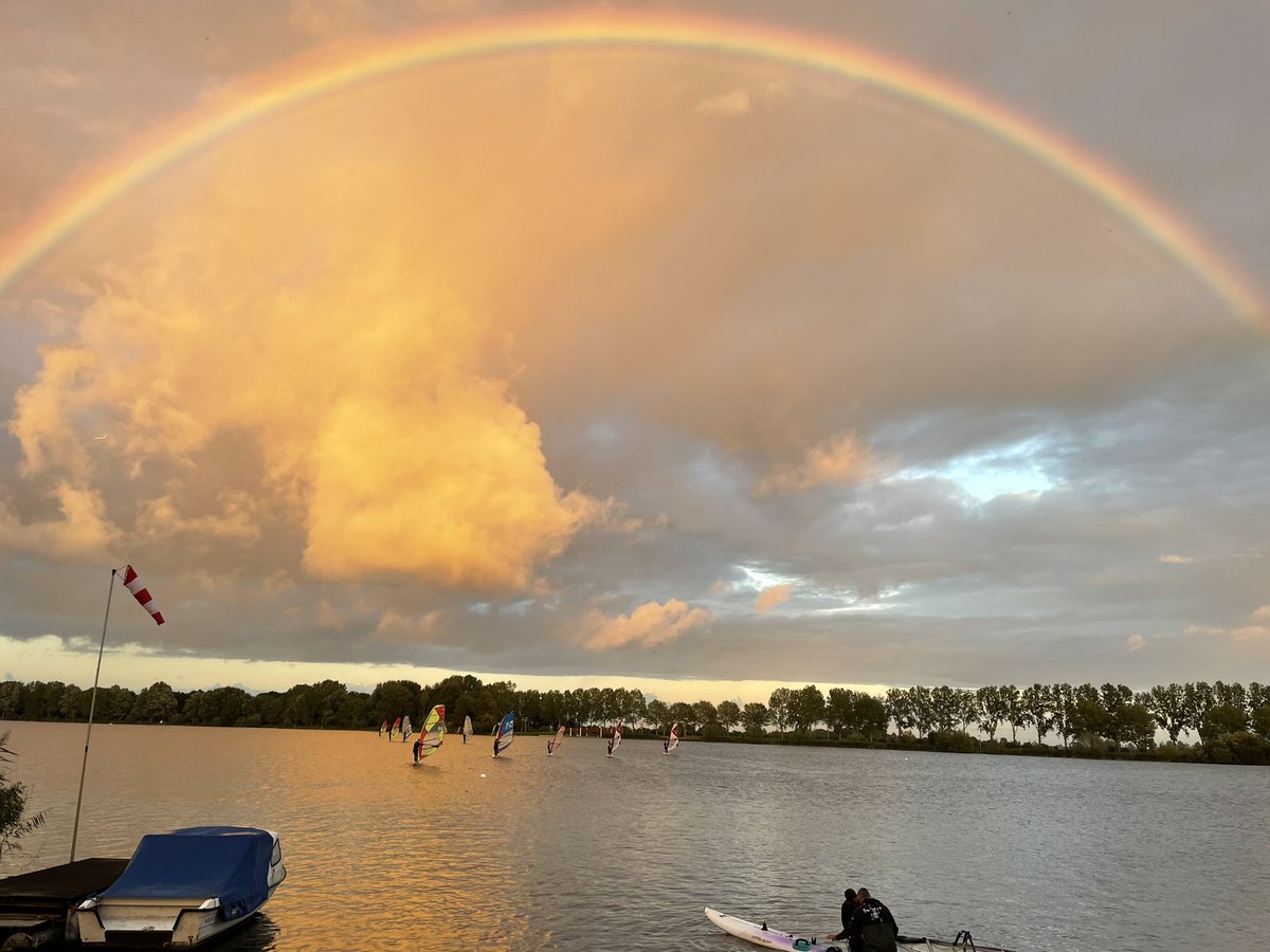 wsvzegerplas's tweet photo. Mooie surf avond was het vandaag nog https://t.co/wqzUVzLAVw