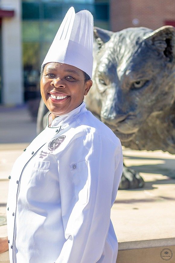 DPWPR's tweet image. Houston Style Magazine sat down with award-winning Chef Beverly Kellman, the @SodexoGroup Executive Chef for Prairie View A&amp;amp;M University ( @PVAMU ).   
She talks about her more recent culinary journey and the joy of expanding a student's palette.
buff.ly/3oBMNAr