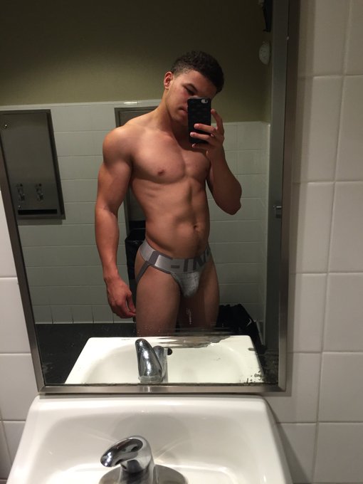 throwback to when I was a bit more disciplined 😈 https://t.co/xV70QExQ84