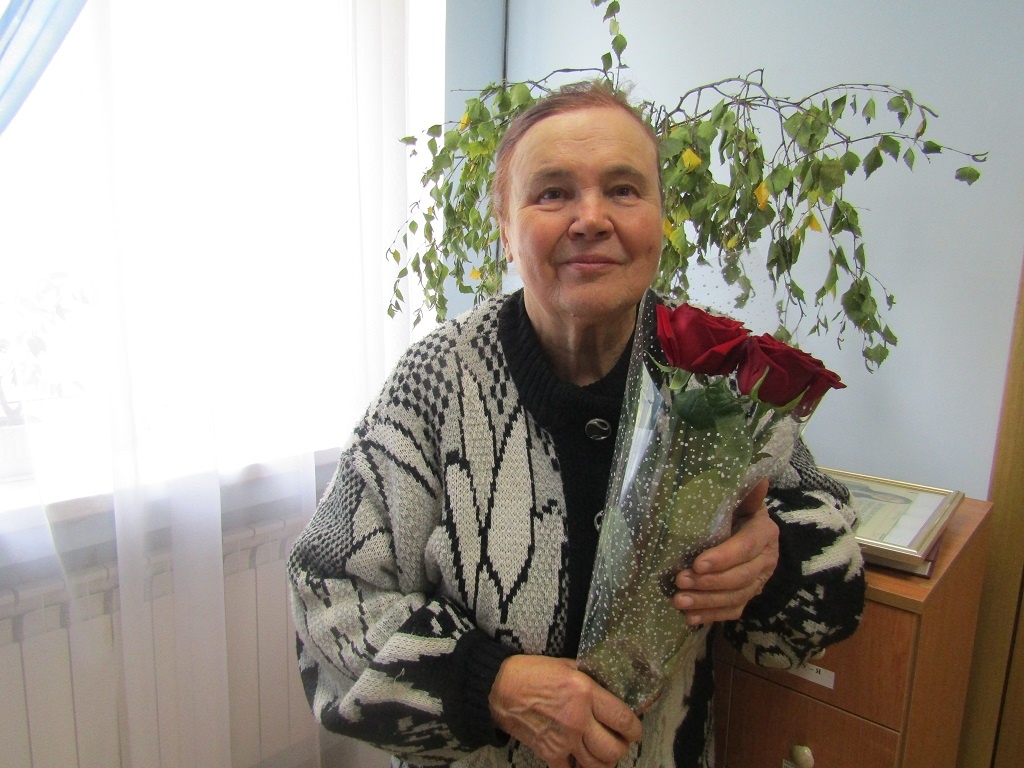 psk_msdk's tweet photo. День Учителя- прекрасный праздник наших учителей. Мы с удовольствием поздравили нашу любимую учительницу- Самарину Марию Ивановну. Учительница начальных классов Псковской основной общей школы, более сорока лет дарила знания и свою любовь детям нескольких поколений. Спасибо... https://t.co/rMC3YqixFj
