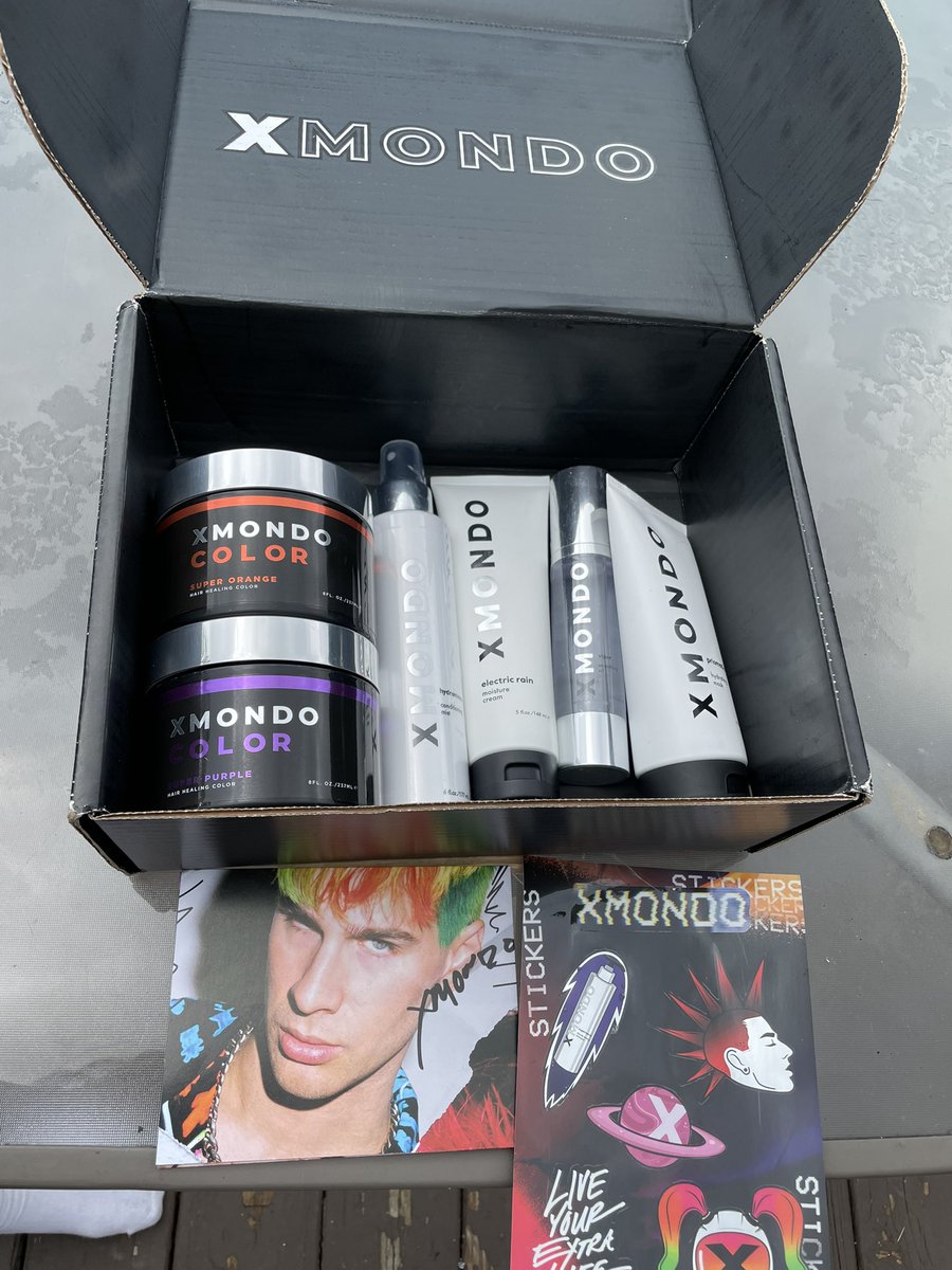 booblesxd's tweet photo. @bradmondonyc oh sweet baby jesus i’m so excited for this 😍 https://t.co/p7QzgVk82U