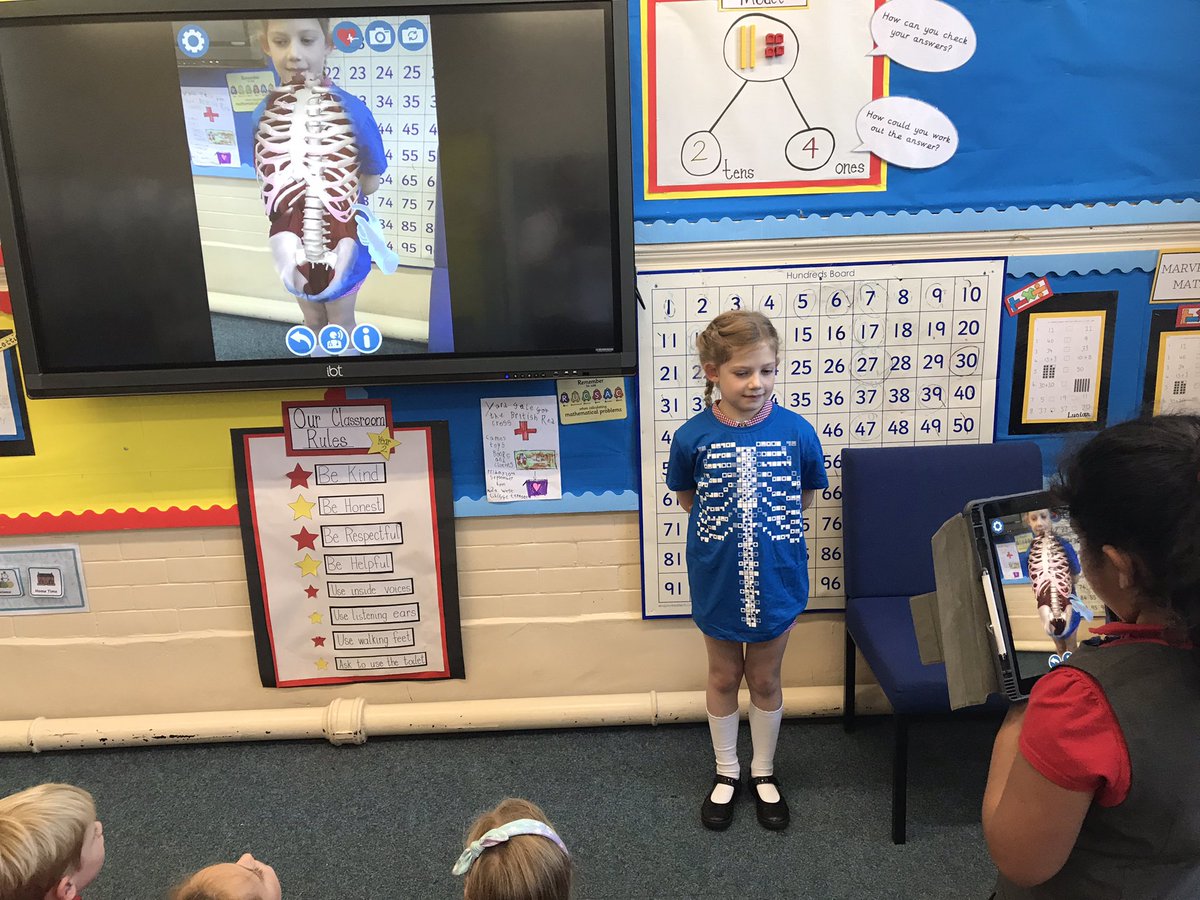 HebblewhiteMr's tweet photo. Our Y2s have been learning about the human body in science. We used the #VirtualiTee with our iPads & #AR to see inside our bodies! There were lots of oohs and ahhs from our curious learners as we explored and delved under our skin.#AppleDistinguishedSchools #WesternPrimarySchool https://t.co/e6W5NlkmEJ