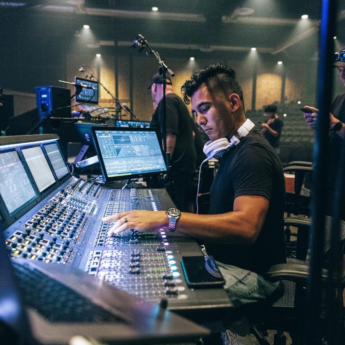 AvidLiveSound's tweet photo. 📷 https://t.co/OVGGmiifeD
▶️ https://t.co/hElVavE9GL

#mxurocks #mixengineer #avidlivesound #avids6l #venues6l #avid https://t.co/uLki0vvHtZ