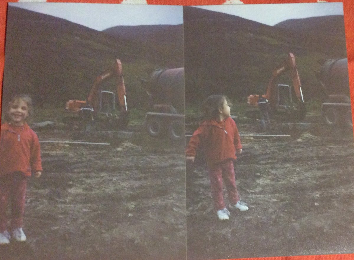 OrlaDevlin3's tweet photo. Here is our little girl while our home was being built in 2001 she’s now a staff nurse, are you going to let your Irish nurses go homeless ??@LeoVaradkar @MichealMartinTD @McConalogue @DarraghOBrienTD #micaredress100 #MicaFamilies #MicaBig3 @PaddyDiver4 https://t.co/0hXNrbEVkU