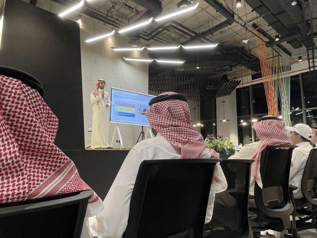 ghamdimoh1's tweet photo. I’m glad presenting at Demo day of Fintech coaching program after a journey of 12 weeks . 
 a deep thanks to @fintech saudi who directed, holded and supported @Wosul to be presented in this event. https://t.co/Oe2sXLVc2M