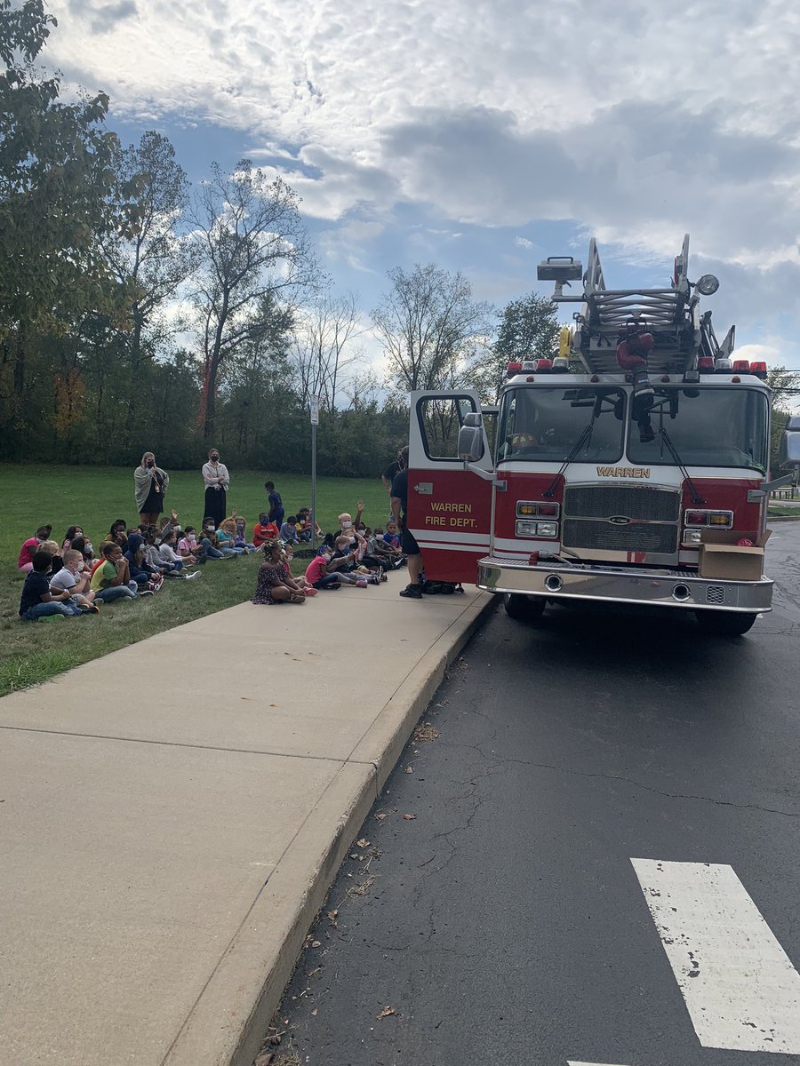 CB_WCS's tweet photo. Thank you Warren Fire Dept. for teaching our 1st graders about fire safety. #TheJWCS https://t.co/TIkdIR2OhG
