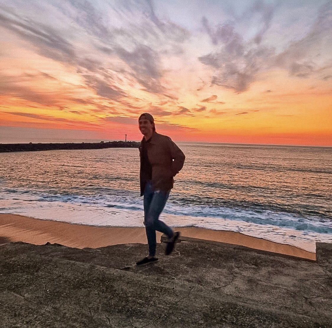FlorianCassiede's tweet photo. BIG SUNSET ! ❤️😍 

#sunset #beach #sunsetlovers #paysbasque #anglet #lifstyle #travel #biarritz https://t.co/vhGrSsmL7d