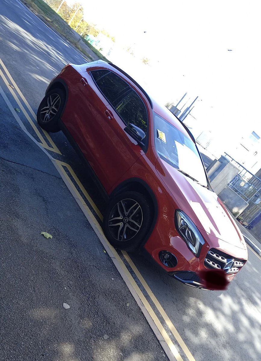 TelfordWrekin's tweet photo. Parking on double yellows and across a dropped kerb preventing easy access by wheelchair users and pushchairs will always get you a Β£70 fine. π« @TelfordCops #TelfNeo #TelfCAT https://t.co/hynW89Oqd1