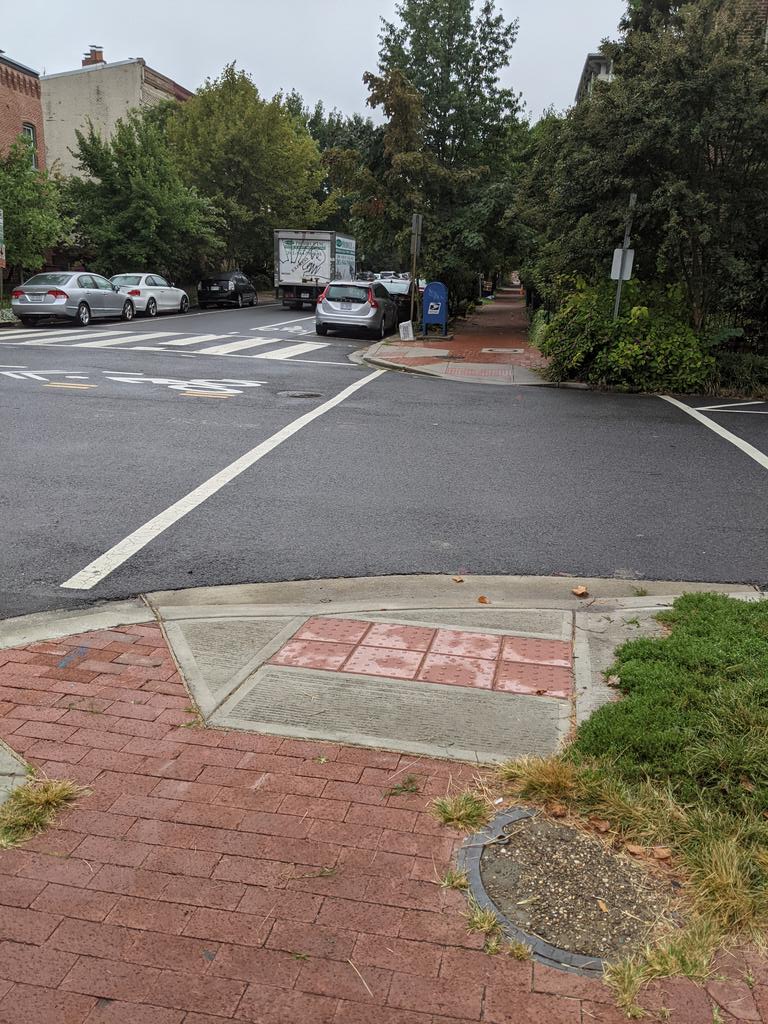 Dana_MathEd's tweet photo. Happy #WalkToSchoolDay DC! @311DCgov @DDOTDC can we get ladder painted crosswalks on all four corners at intersection of G & 4th NE. This is 2 blocks from 3 schools so lots of kids walking. #EveryBlockCounts https://t.co/IJGfmwbSm5