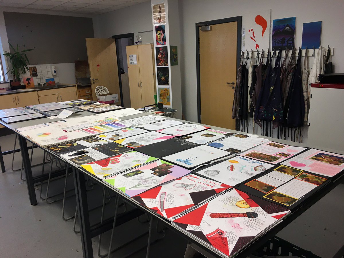 BAartdepartment's tweet photo. ✨So proud of all our student volunteers at open evening tonight! I need 1000000 praise points to give!Here is a selection of the work they decide to display and the activities they did with potential year 7’s✨🎨📸#bedfordacadmey #BAartdepartment #art #openevening #photography https://t.co/L3fONbBRPe