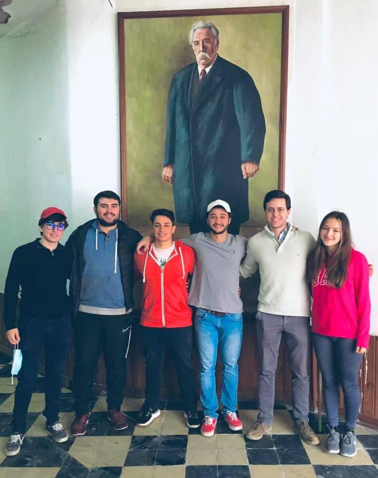 AguRadesca's tweet photo. La juventud celebra y festeja que sus impulsos no hayan sido en vano. Lo que para nosotros el día de ayer era un sueño (tener nuestra casa cívica partidaria en condiciones) mañana será una realidad.

La rehabilitación de la casa del @PartidoColorado en Salto, mañana será realidad https://t.co/hw0xFuExth