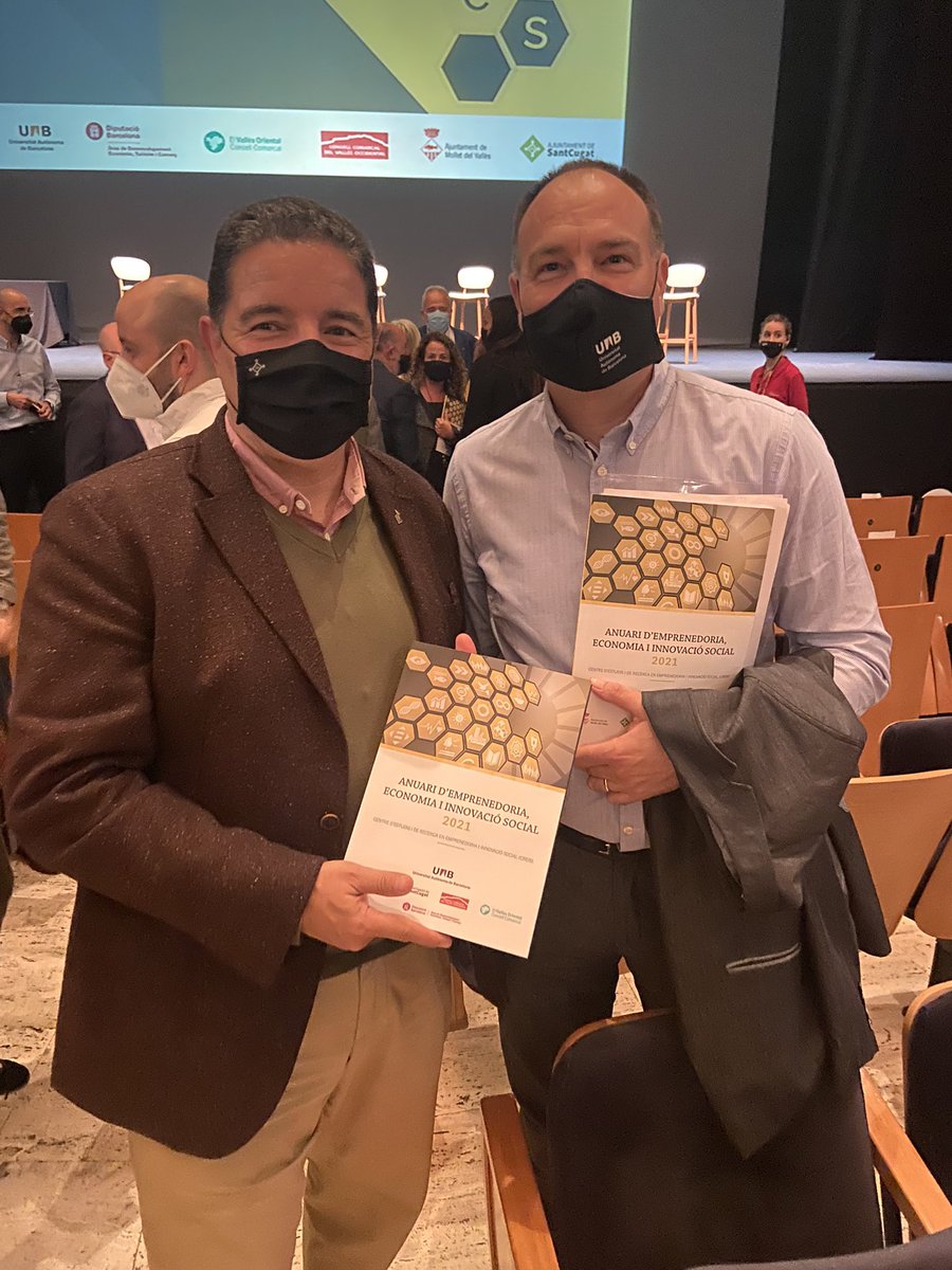 salaricu's tweet photo. Acompanyem els millors Projectes de Transformació Social #PremisEines @UAB_info amb presentació de l'Anuari d’emprenedoria economia innovació social del Dr. Hèctor Sala rector @Eco_Empresa_UAB
@diba @ajsantcugat @empresacat @TeatreAuditori
Felicitats als guanyadors!
@juntsxstc https://t.co/cF0Kbl8Wj5