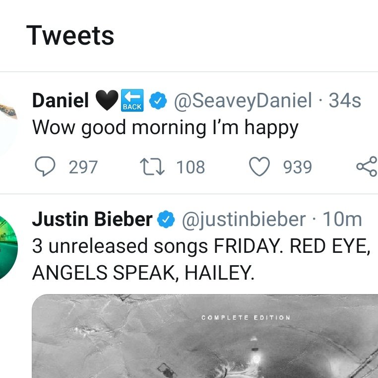 Sameera36564645's tweet photo. @SeaveyDaniel About 300 comments In 34 seconds 😭😭😭✋ https://t.co/zOn6j4ZjHE