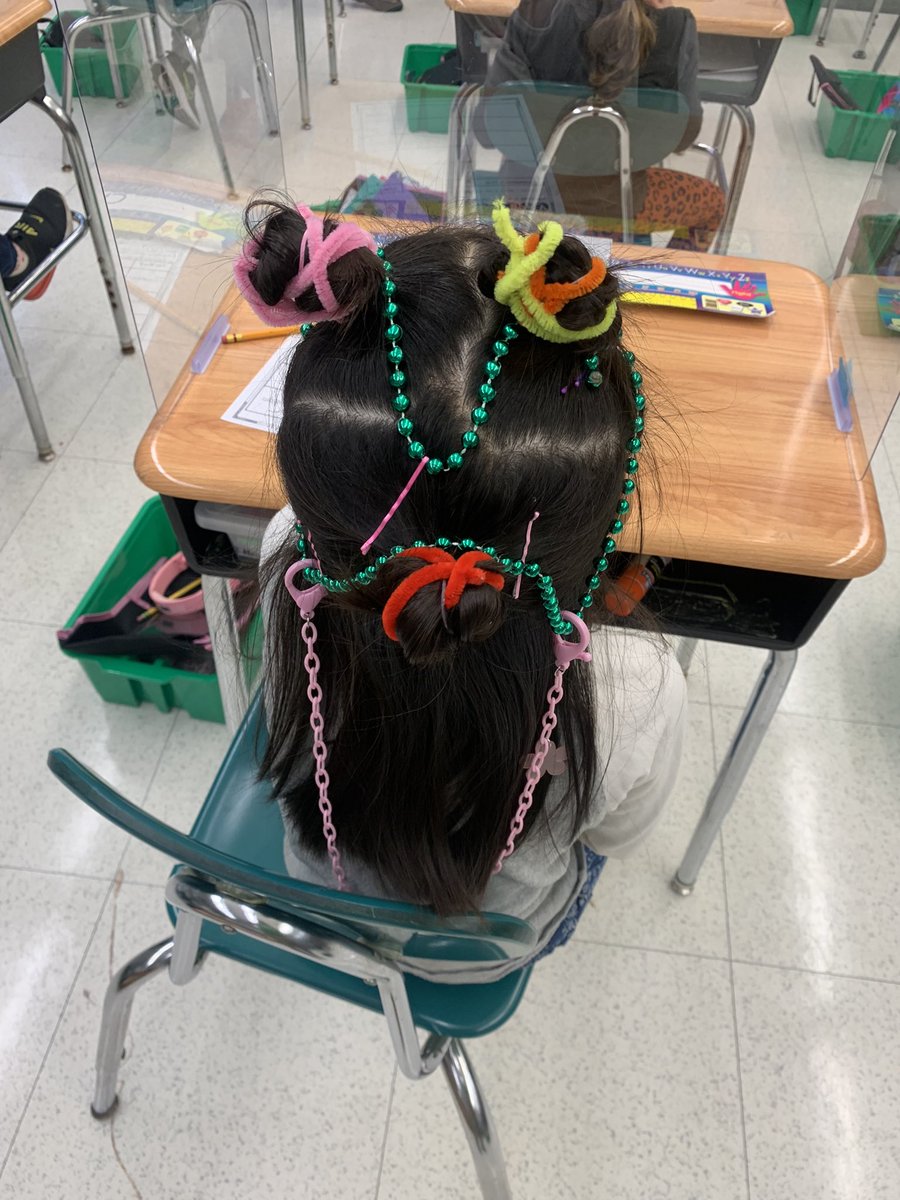 Alpine_School's tweet photo. 💚Wacky Wednesday!! As part of our Week of Respect, today was “Wacky Wednesday” where students celebrated their differences! Join us tomorrow for “Unity Day” as we all rock ❤️🤍💙
.
.
#AlpinePride #GoRams #Weekofrespect #bergencountynj #bestschool #schoolspirit #WackyWednesday https://t.co/HjKzpp400j
