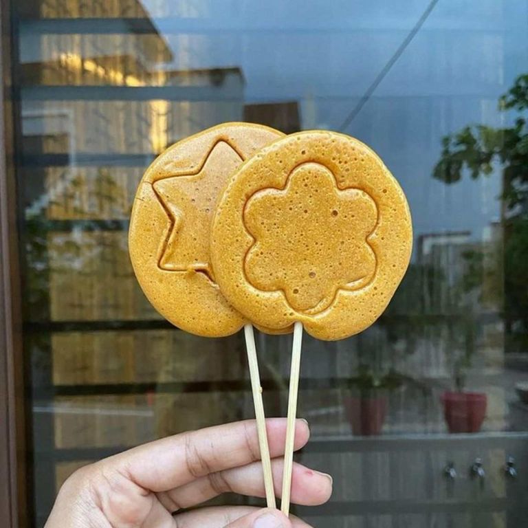 Baynounahtv's tweet image. تسبب النجاح الكبير للمسلسل في انتقال هذا التحدي إلى منصة تيك توك تحت اسم #dalgonacandychallenge
#SquidGame #لعبة_الحبار