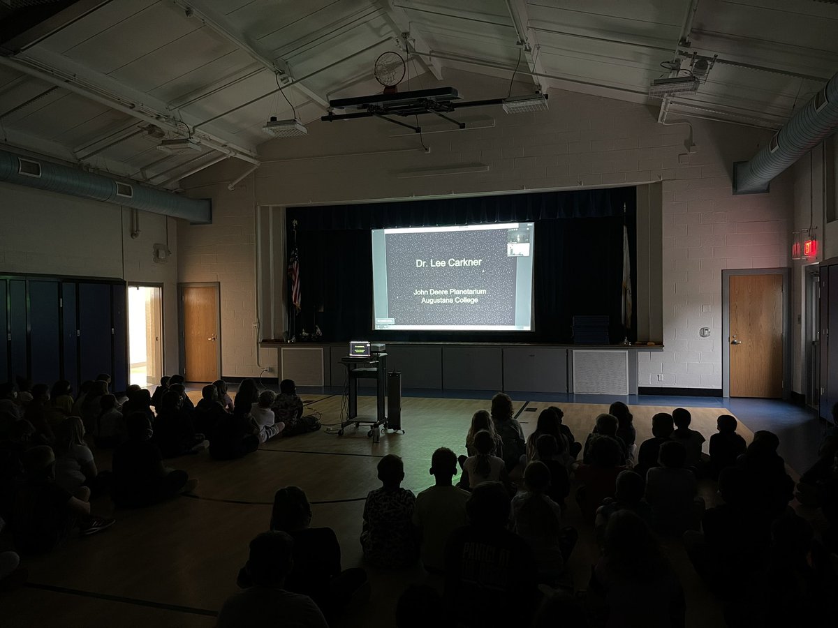 Franklin_Moline's tweet photo. Thank you to @Augustana_IL’s Dr. Carkner for presenting on space this morning! https://t.co/JeJ9Y0Qaf9