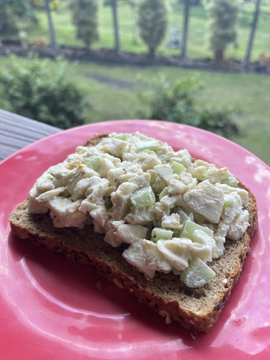 Lavas_End's tweet photo. A peek inside this ulu salad sandwich. #breadfruit #earthtotable #ulu https://t.co/lkh7eNpJAN