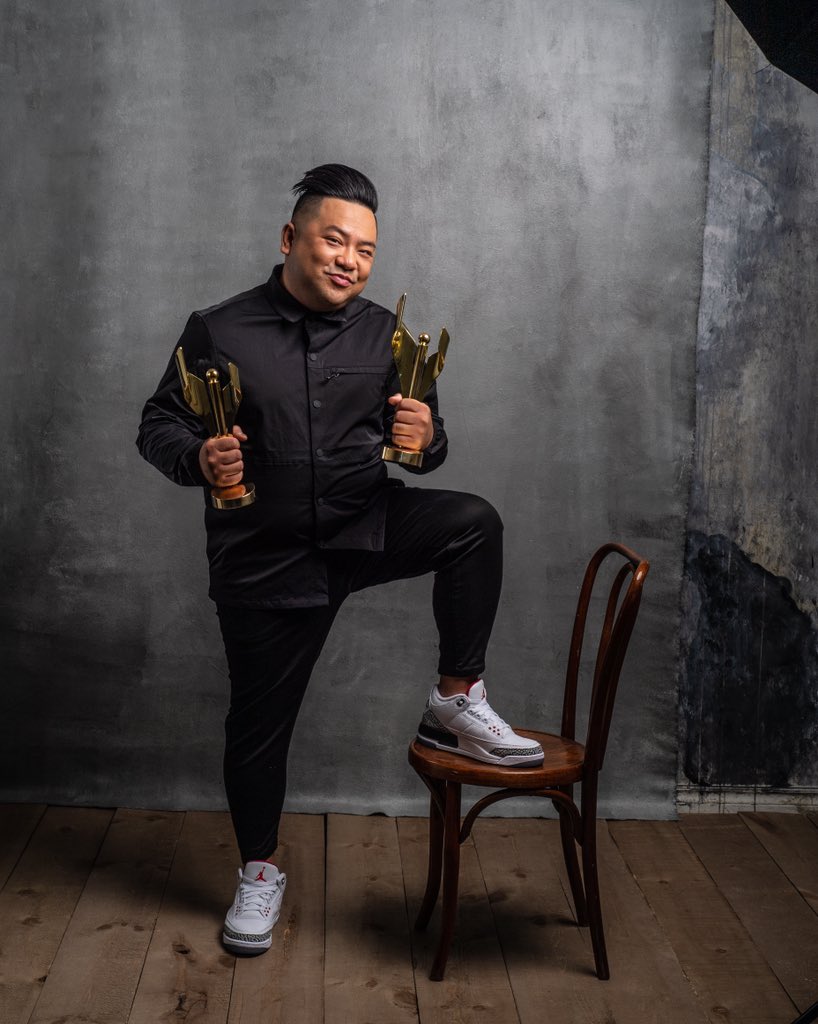 I finally got to accept my #cdnscreenawards in person! Thank you to the @TheCdnAcademy for my CSAs this year as “Best Host - Web Series” and “Best Supporting Actor - Comedy”. It’s an absolute honour and I’m so thankful for your constant support! ❤️ @CBCComedy 📷: George Pimentel