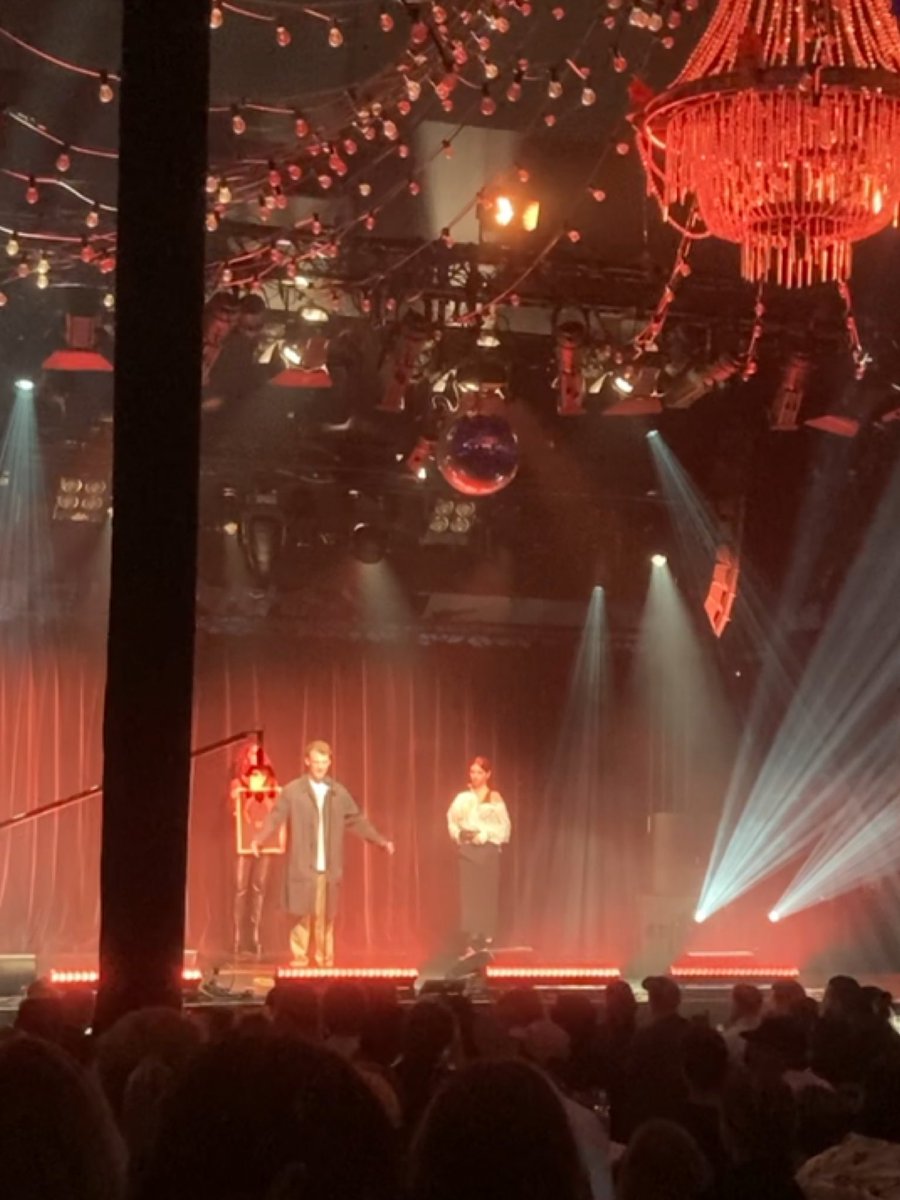 Lieblingsproduzent:in ist <a href="/garkusm/">Markus Ganter</a> 🥰 🎶 - <a href="/bina_bina_bina/">Balbina</a> überreicht ihm den Preis auf unserer Bühne 

#pfp #pfp2021