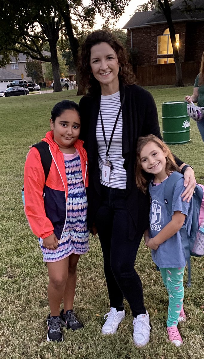 crscott123's tweet photo. What a great way to kickoff the day! I got to #walkandroll to school with this amazing crew! #GESshineon https://t.co/cqMv7nm5p5
