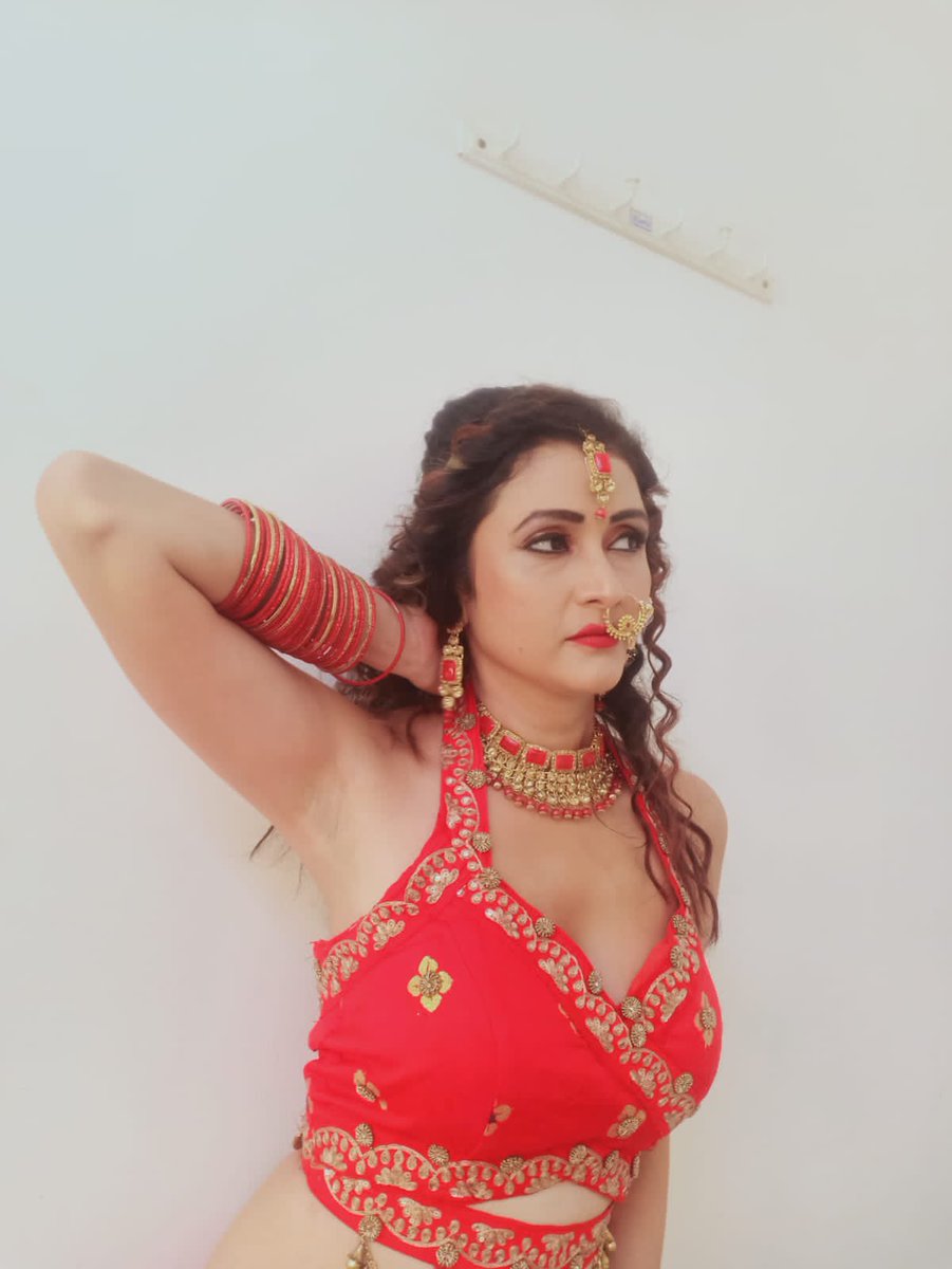 Nitasha587's tweet photo. Coming song with @PawanSingh909 eagerly waiting 🤩🤗 https://t.co/mNelR2DQFJ