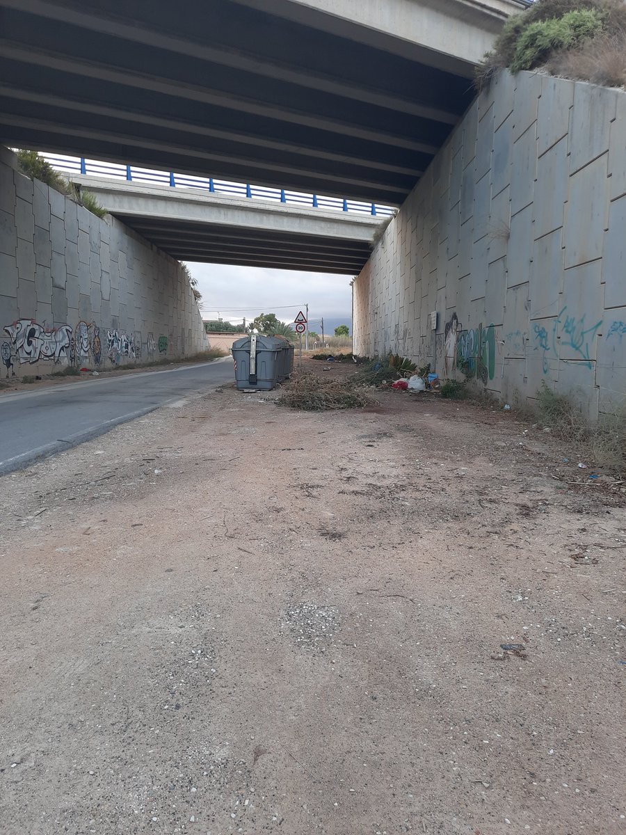 NatxoBellido's tweet photo. Esta vesprada, visita amb representants veïnals a la Canyada del Fenollar... on queda tant per fer
➡️ Rehabilitació Ermita Sant Jaume
➡️ Asfaltar i il.luminar carrers
➡️ Manteniment instal.lacions municipals i zones verdes
➡️ Neteja
@CompromisALC
#PartidesAlacant💙 https://t.co/CQAxarGYC6