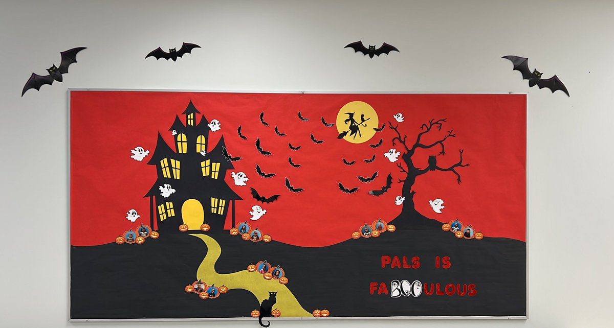 LamontPals's tweet photo. It’s officially spooky season in our classroom and playroom! 🎃👻🦇 @LamontLions @eips https://t.co/5Cfo3JwZUU