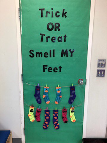LamontPals's tweet photo. It’s officially spooky season in our classroom and playroom! 🎃👻🦇 @LamontLions @eips https://t.co/5Cfo3JwZUU