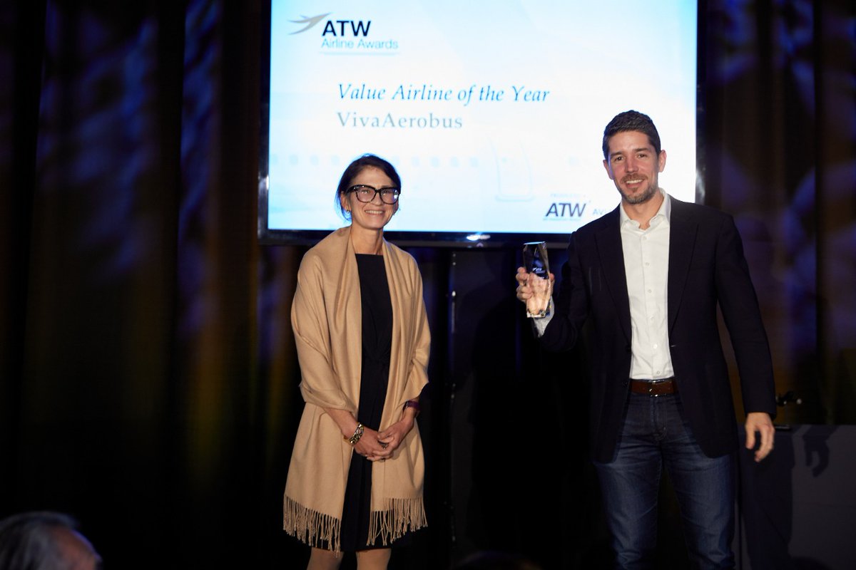 VivaAerobus's tweet photo. ✈️ El día de hoy recibimos nuestro premio “Aerolínea de Valor 2021”por Air Transport World, que reconoce nuestra oferta a precios bajos y el valor añadido en nuestra propuesta al facilitar una conectividad integrada. ¡Vamos por más! 😉 https://t.co/sH2JERyf9H