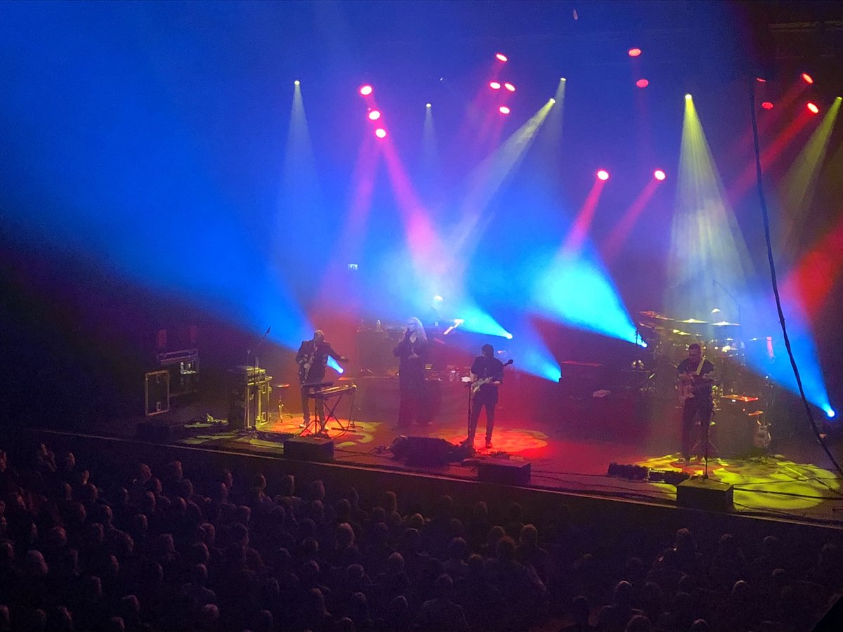 HackettOfficial's tweet image. Guildford was fabulous... with another amazing crowd!