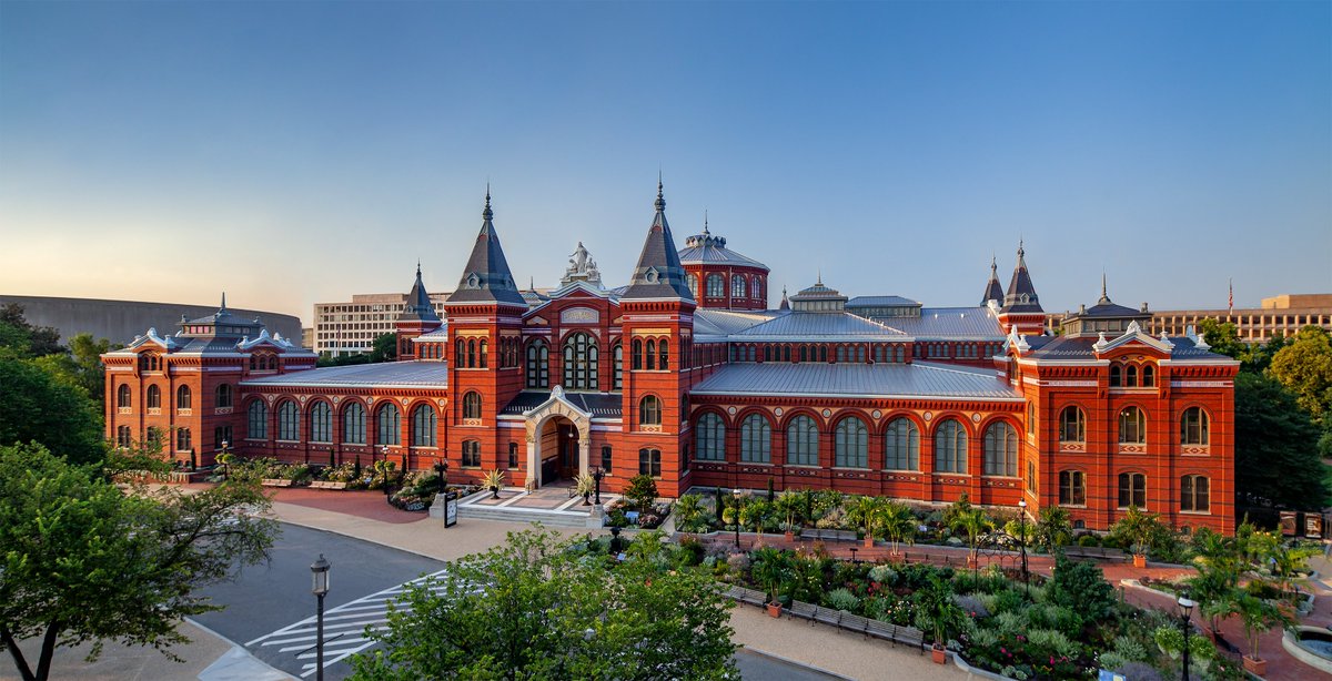 PoliTemps's tweet photo. After over 15 years, the @SmithsonianAIB is reopening this 🎉November 🎉
For more info about the debut "FUTURES" exhibit & kickoff events check out their website ⬇️
https://t.co/nRUryLYr5H
#SmithsonianAIB #DCevents https://t.co/fmpvniHJwK