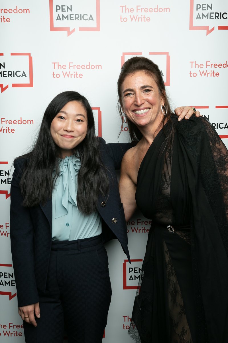 GreatInkPR's tweet photo. .@GreatinkPR president and #PENGala co-chair 
@RoxDonovan shares the red carpet with @awkwafina
at the 2021 @PENAmerica Gala. The event raised more than $3 million to protect and celebrate free expression. https://t.co/AlyVI6qMuH