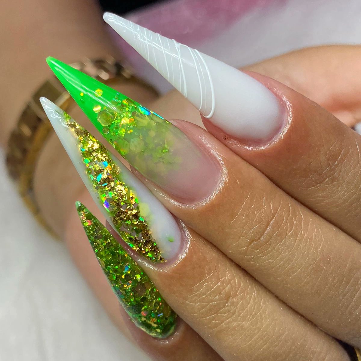 CntiaOliver1's tweet photo. Mas alguém aí que ama um verde? 🍀💚✨
Rt pra ajudar no trabalho da amiga aqui 🤩💅🏽 https://t.co/NO0uqguSZq