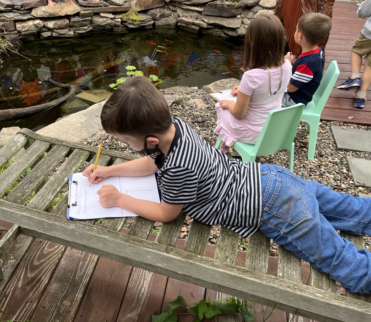 K students observing, sketching, predicting seasonal changes in <a href="/TuckahoeSchool/">Tuckahoe Elementary School</a> gardens 🌸☀️🍂🌨 #TuckahoeRocks <a href="/MrsBishopKinder/">Bridget Bishop💙💛</a> <a href="/FirstITeach/">Courtney Chapman Keelon</a> <a href="/YoungmanTeach/">Erin Youngman</a>